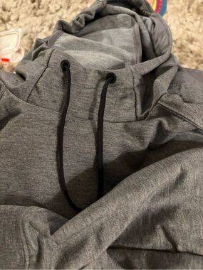 Ministry of Supply EUC Men's Heather Gray Crewneck Hoodie